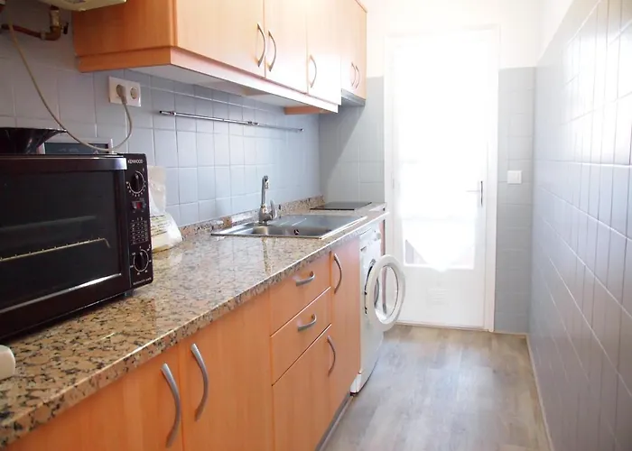 Miramar 2b Apartment Roses